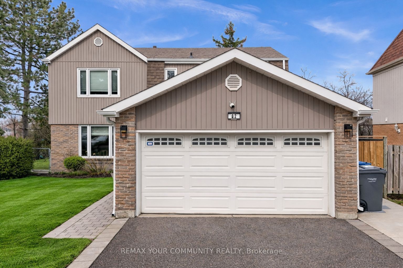 22 MADELAINE Crescent