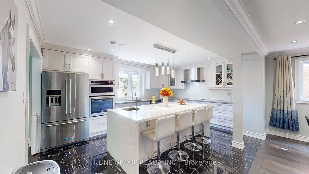 Photo of 224 Kingsbridge Garden Circle, Mississauga, ON L5R 1L3 (MLS # W12682982)