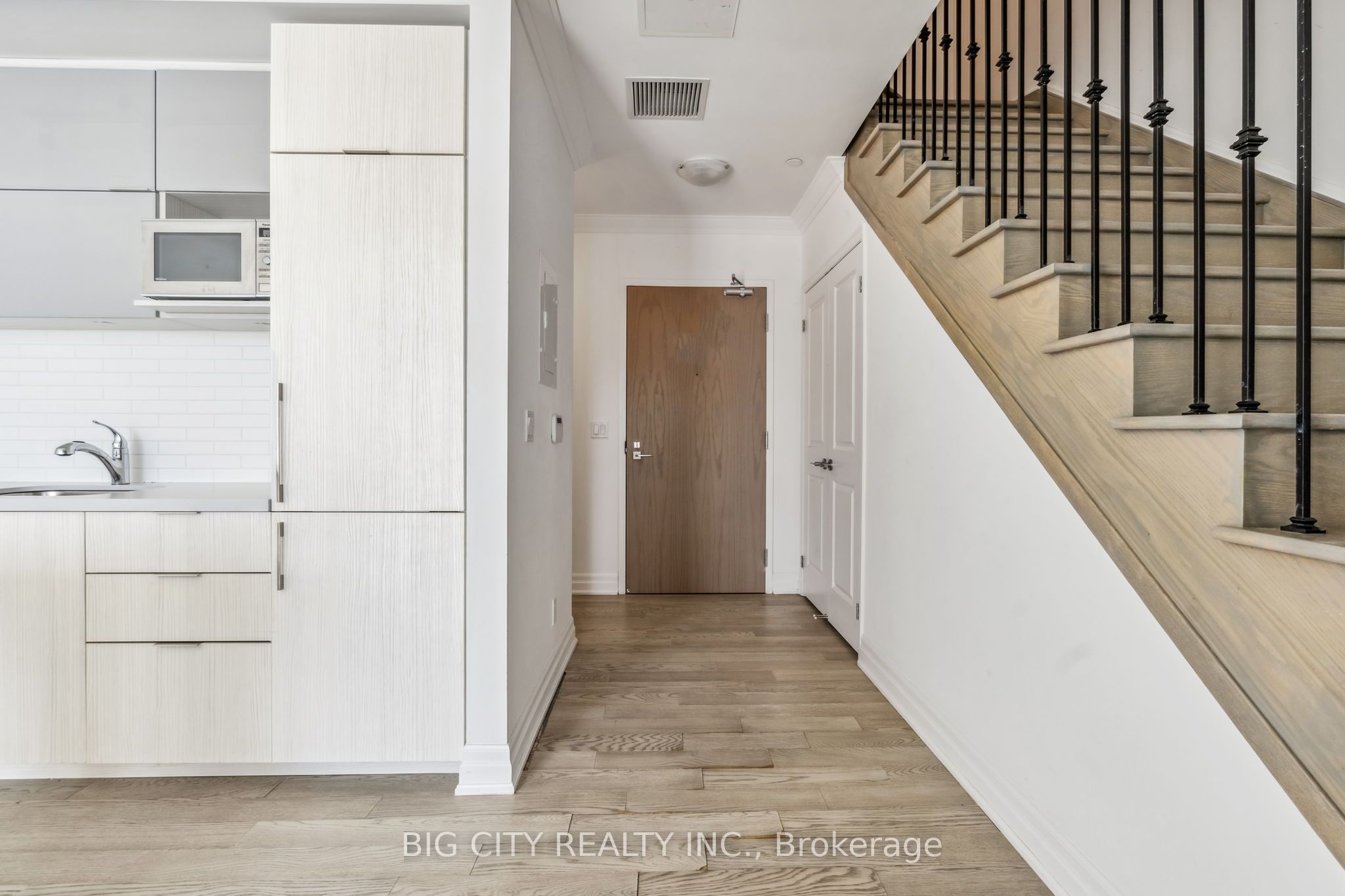 8 Rouge Valley Drive W 103B