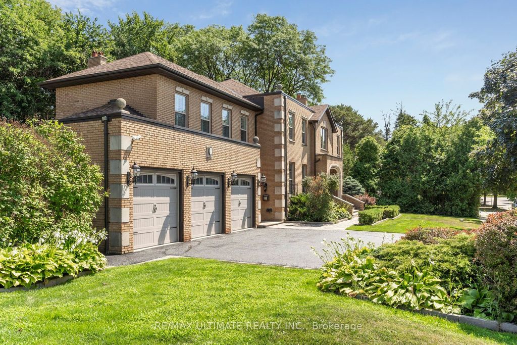 Photo of 1 Versailles Court, Toronto, ON M3B 2A8 (MLS # C12378749)