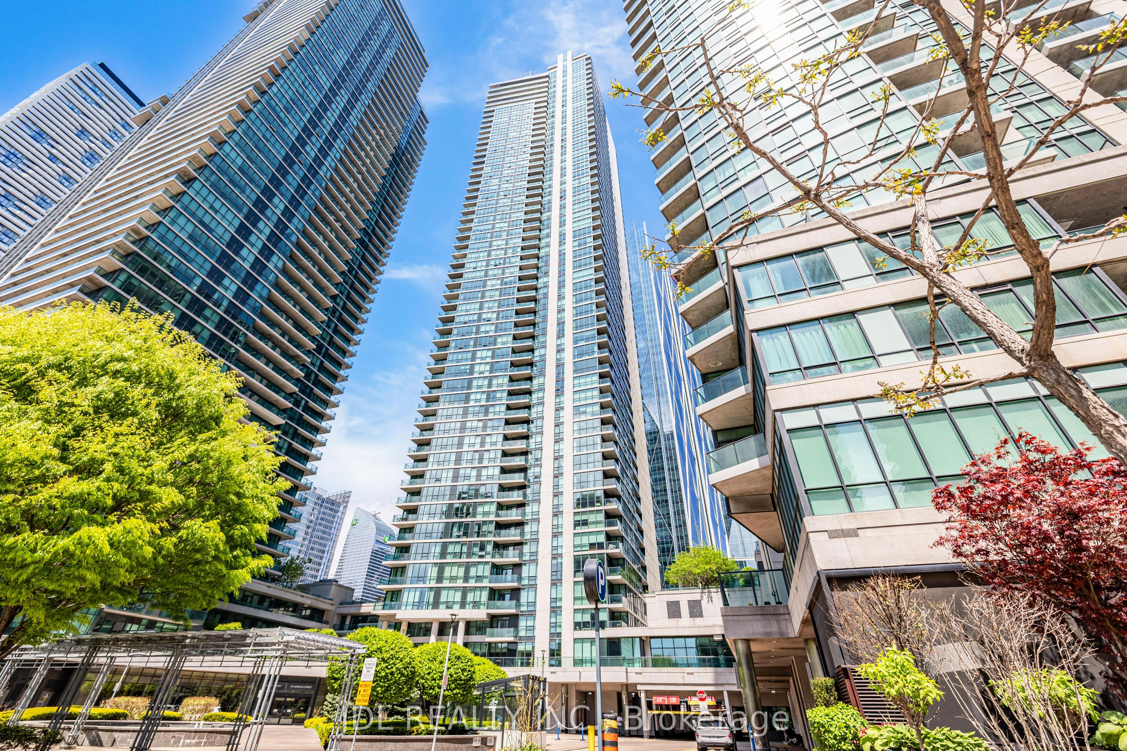 16 Harbour Street 4006