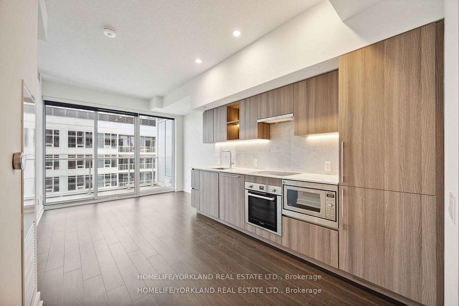 17 Bathurst Street 4205
