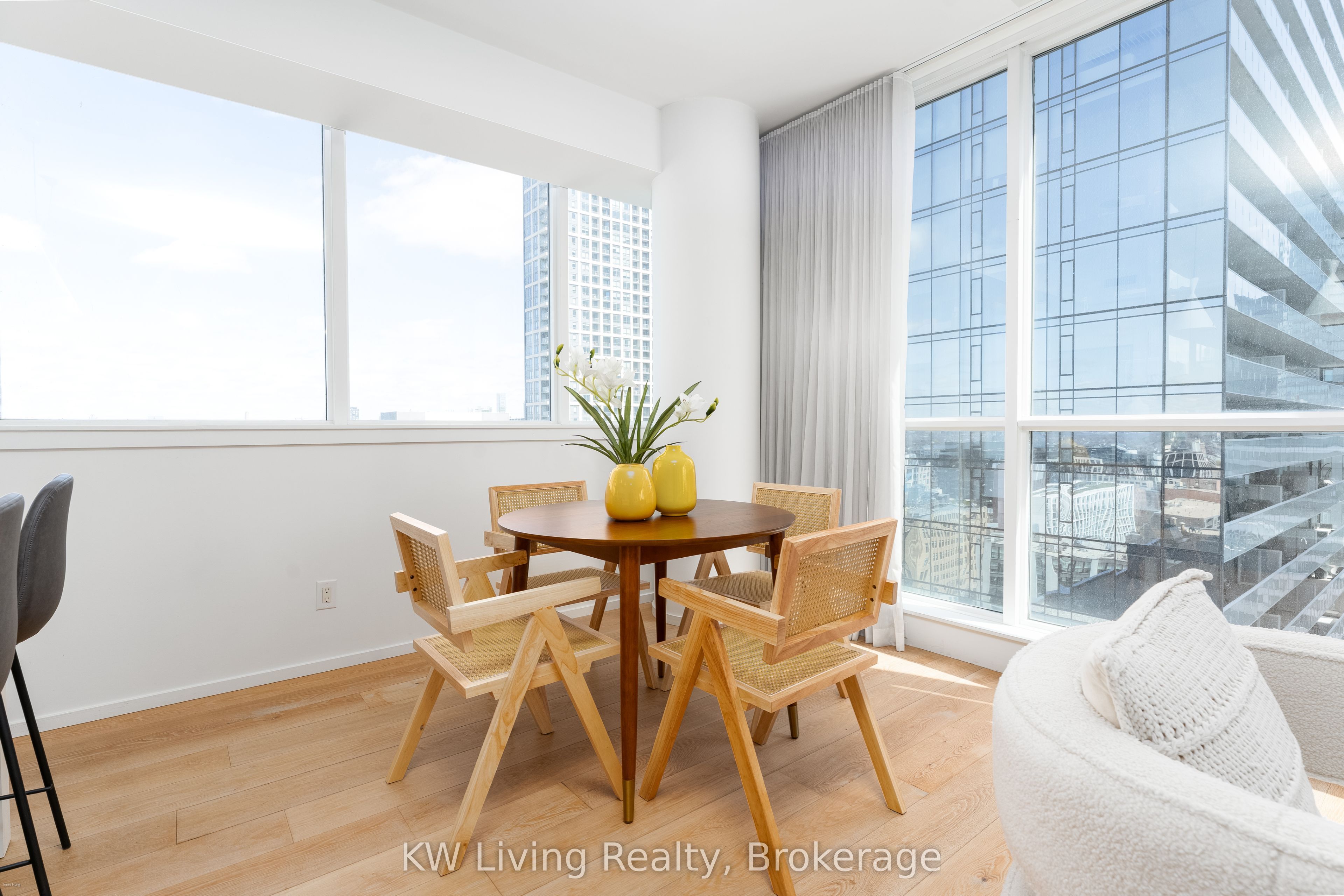 8 Charlotte Street 2103