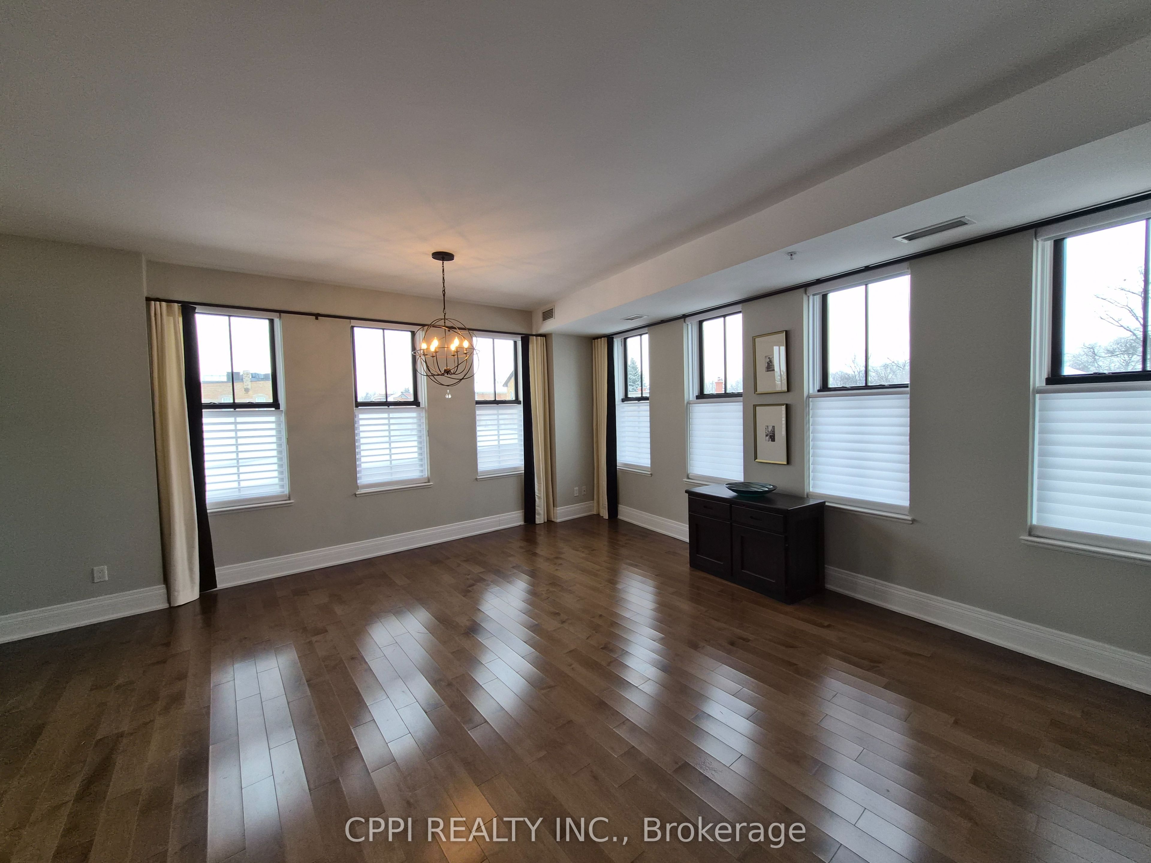 68 Main Street N 329