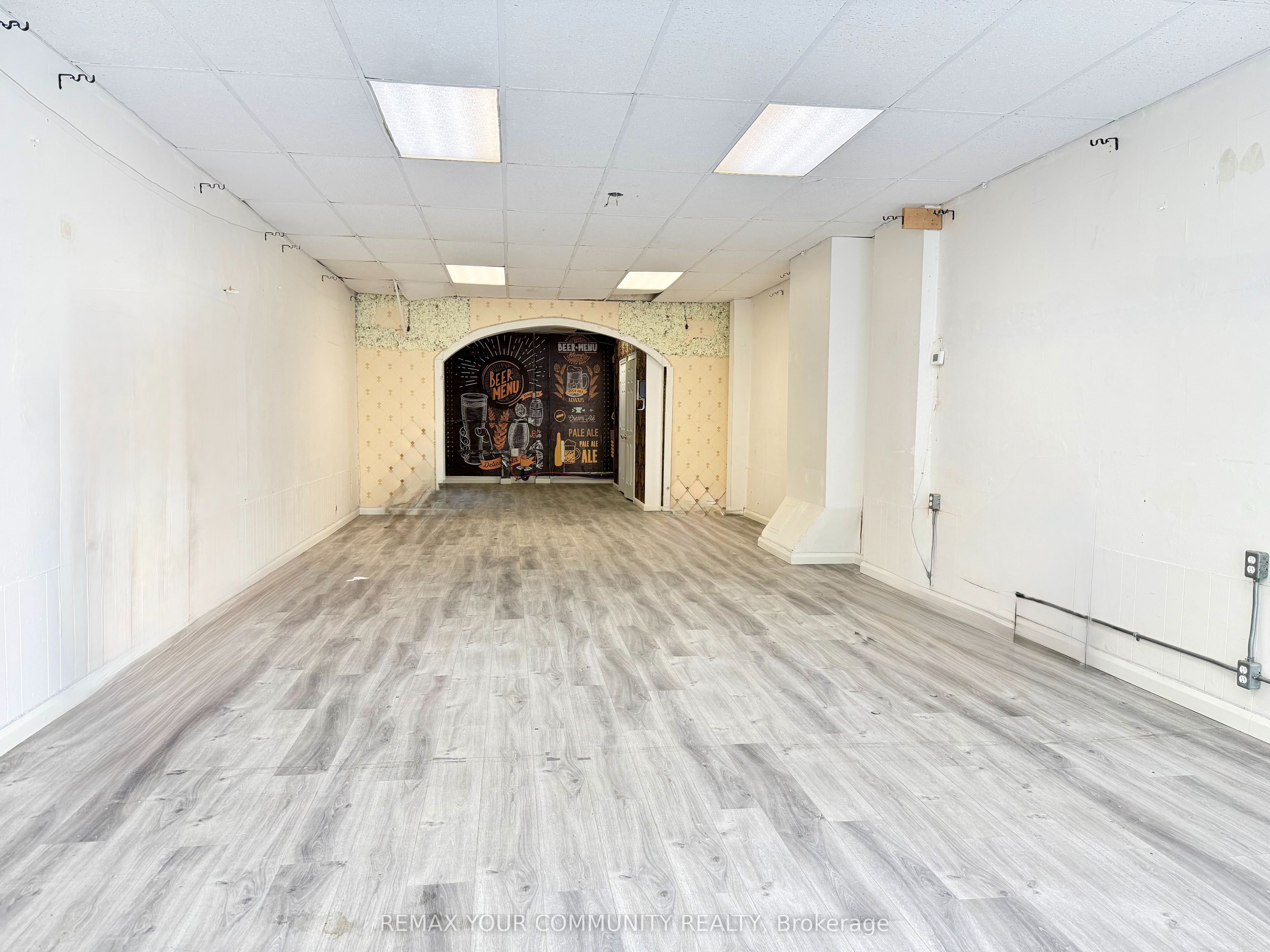 3052 Dundas Street W
