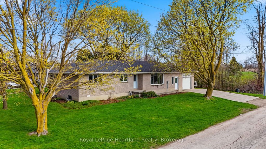 Photo of 85 William Street E, Minto, ON N0G 1Z0 (MLS # X13108098)