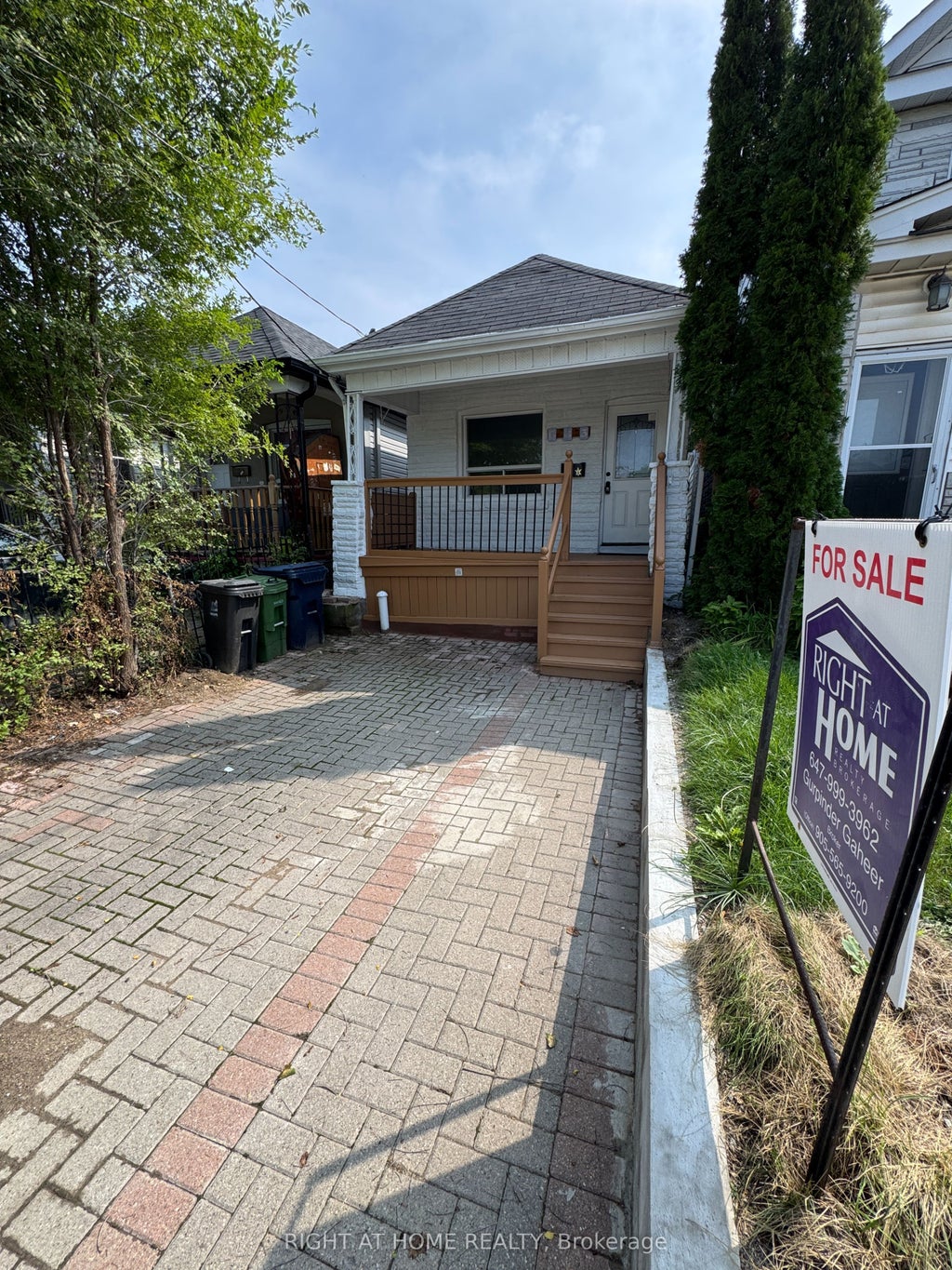 Photo of 683 Mortimer Avenue, Toronto, ON M4C 2K1 (MLS # E13725816)