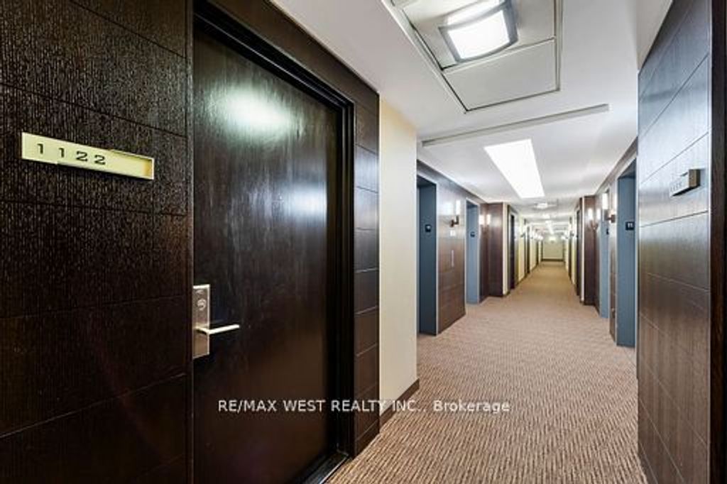 Photo of 70 Roehampton Avenue #1122, Toronto, ON M4P 1R2 (MLS # C12821032)