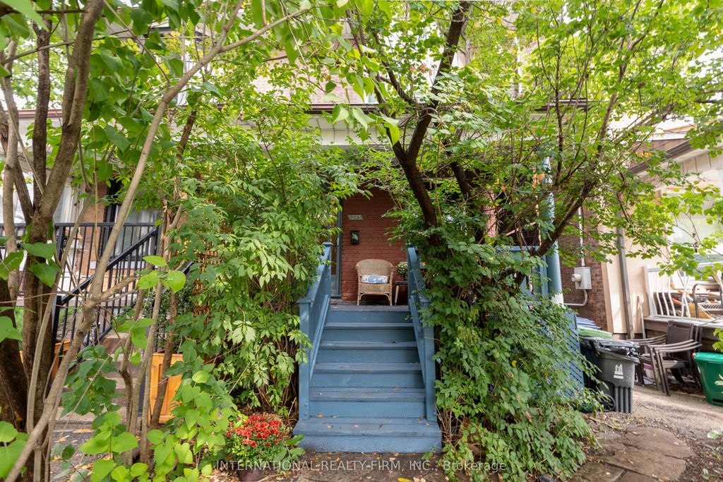 Photo of 1273 Lansdowne Avenue, Toronto, ON M6H 3Z9 (MLS # W12422851)