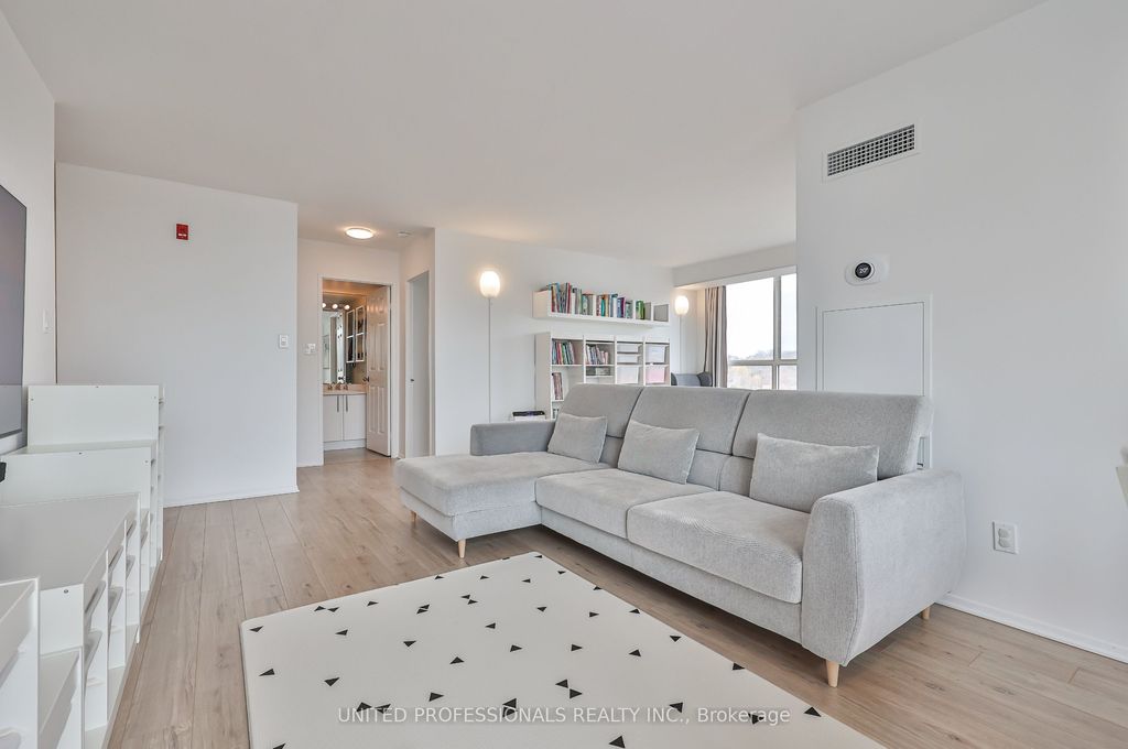 Photo of 22 Southport Street #828, Toronto, ON M6S 4Y9 (MLS # W12945394)