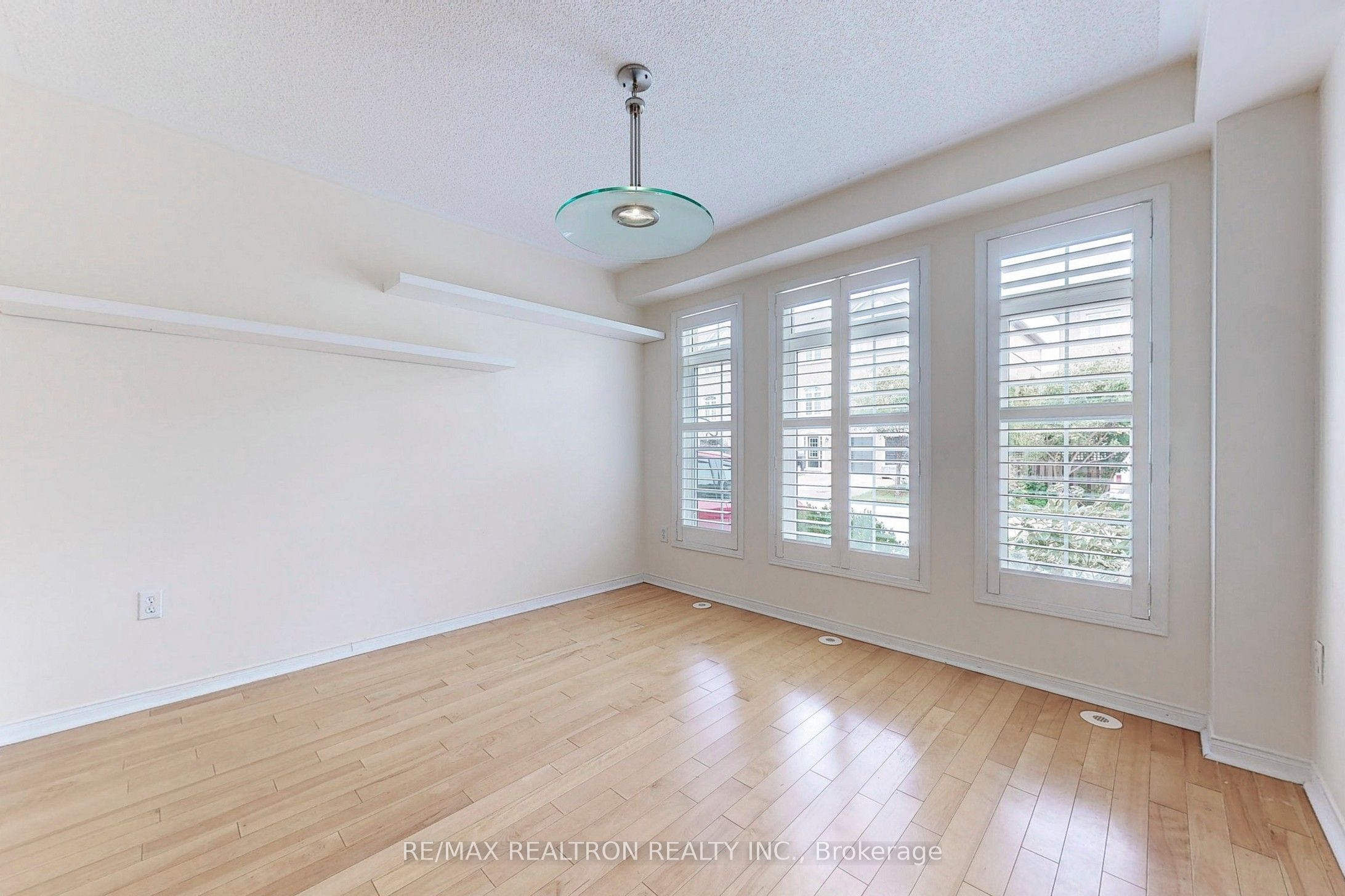 2268 Greening Lane