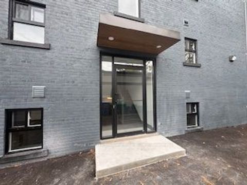 328 Lakeshore Road E 4 Mississauga ON L5G 1H4