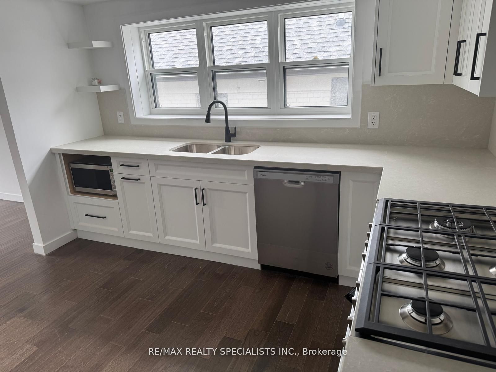 298 South Kingsway N/A S Main Floor