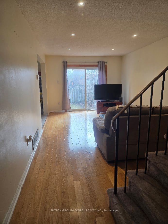 112 Patrice Crescent