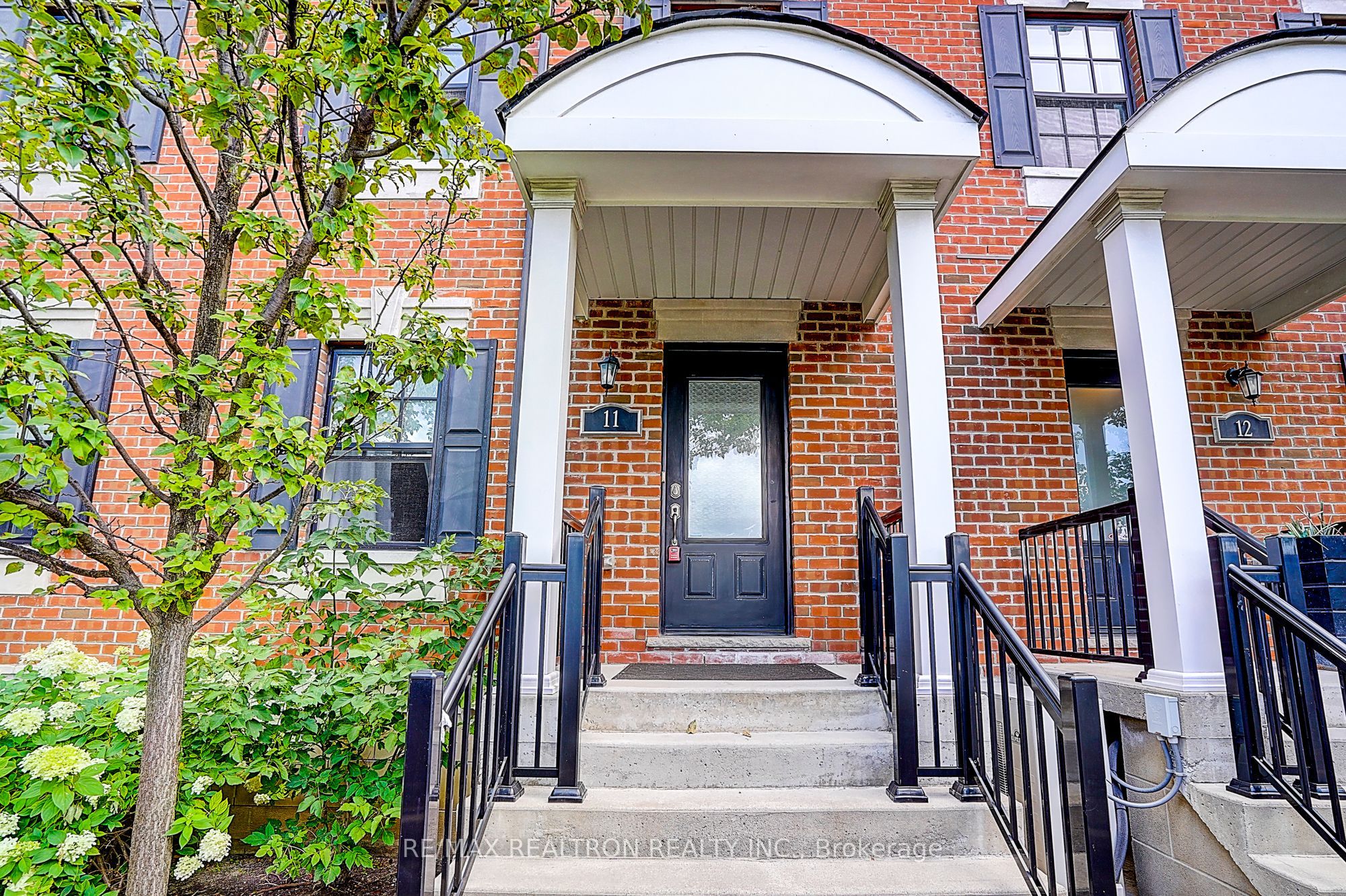 10060 Keele Street 11