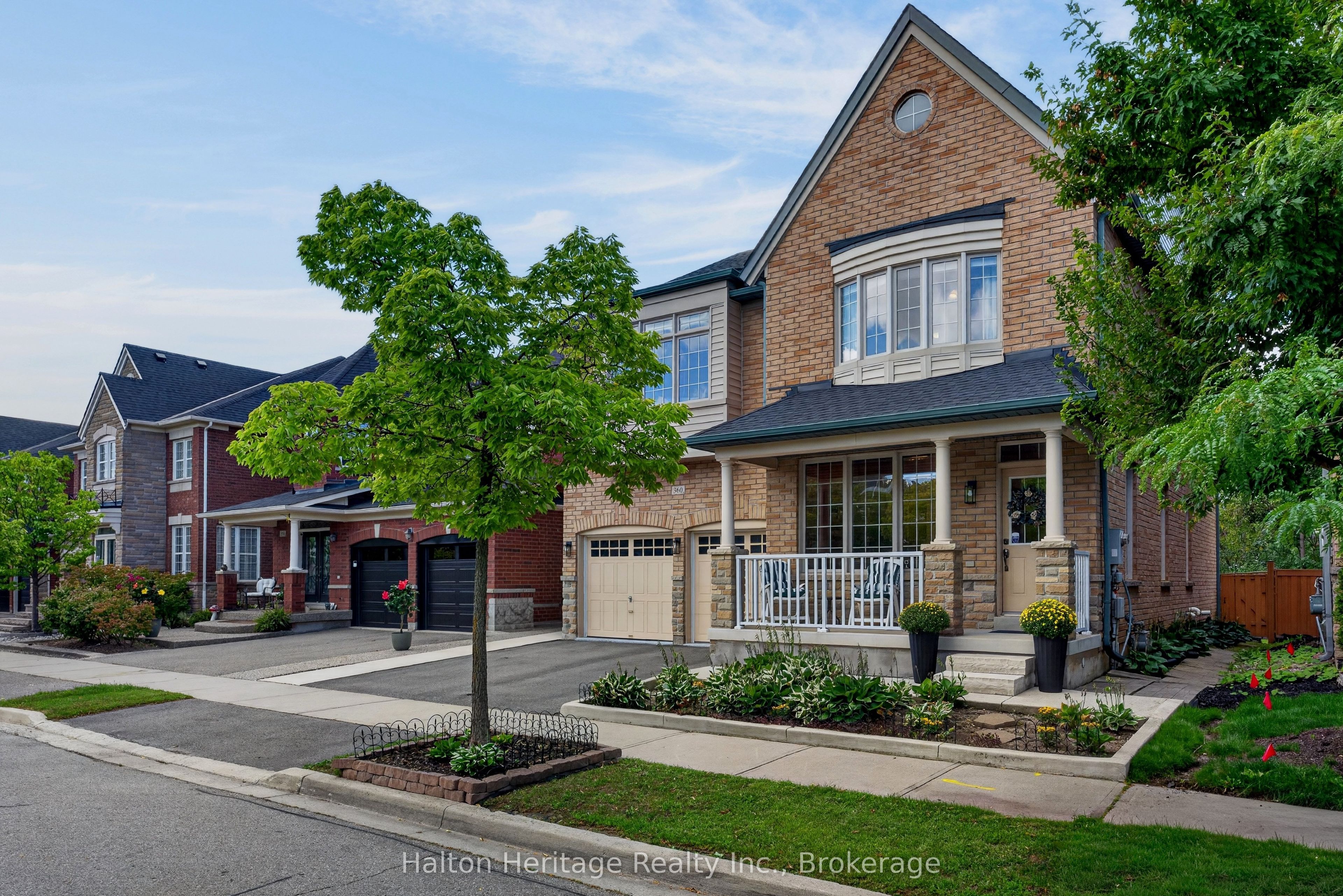 360 Holmes Crescent