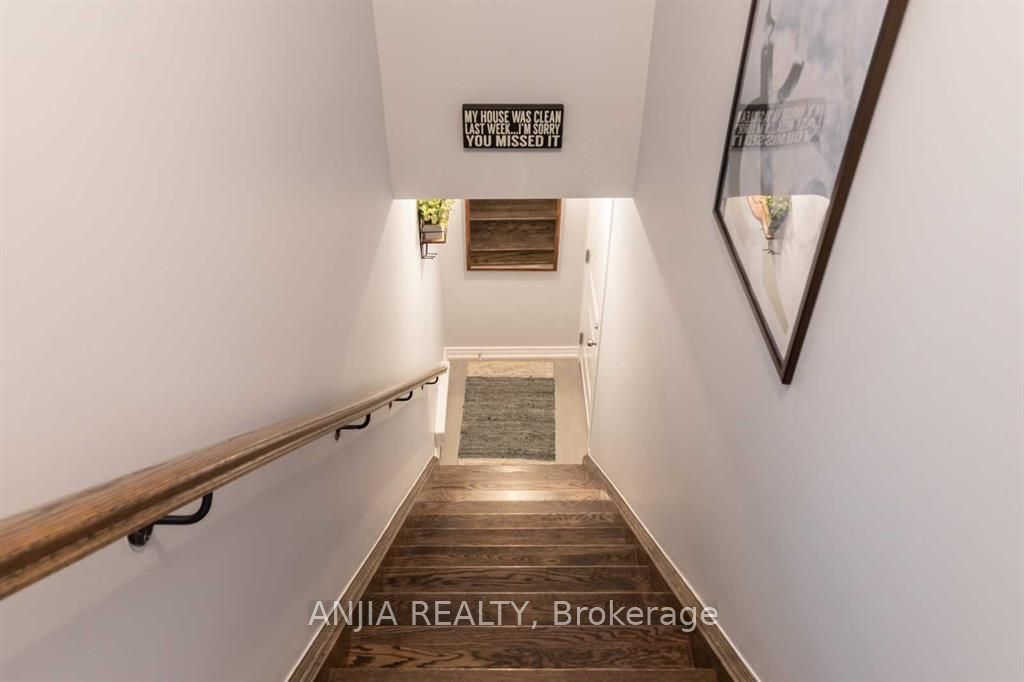 2504 Post Road 14