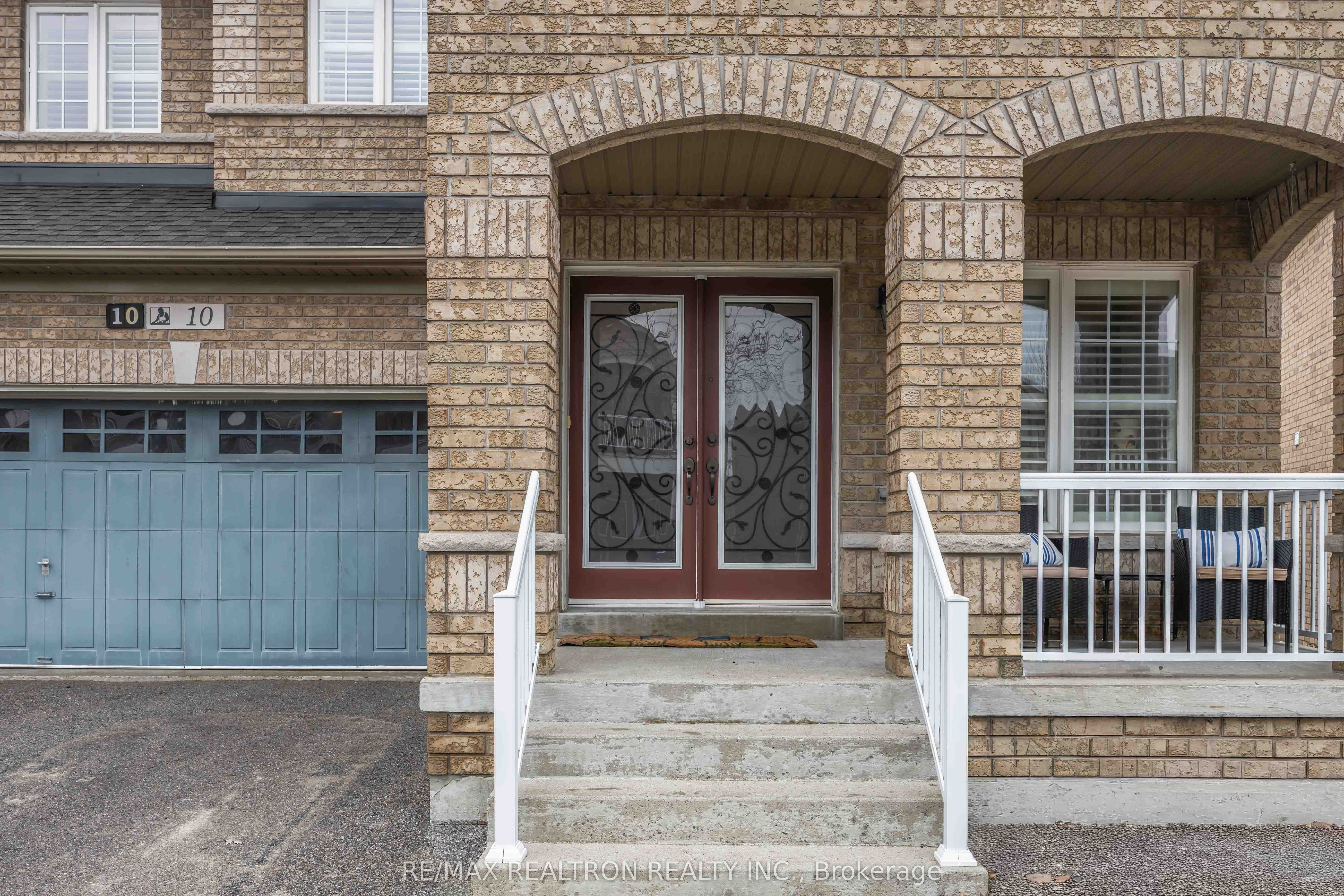 10 Dovetail Drive
