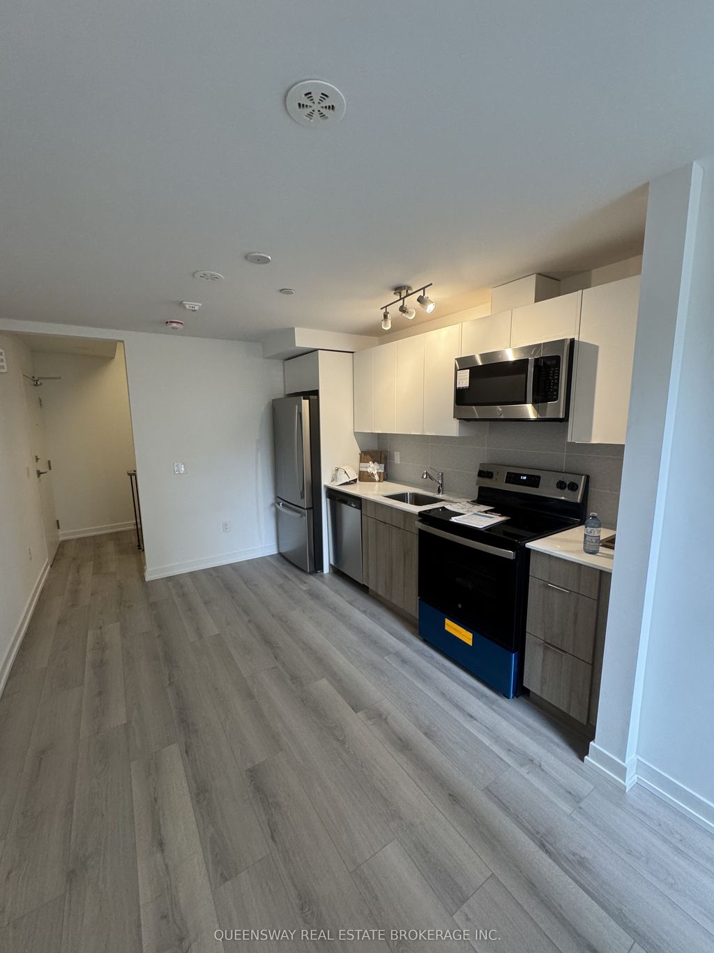 Photo of 3079 pharmacy Avenue, Toronto, ON M1T 1H8 (MLS # E12752494)