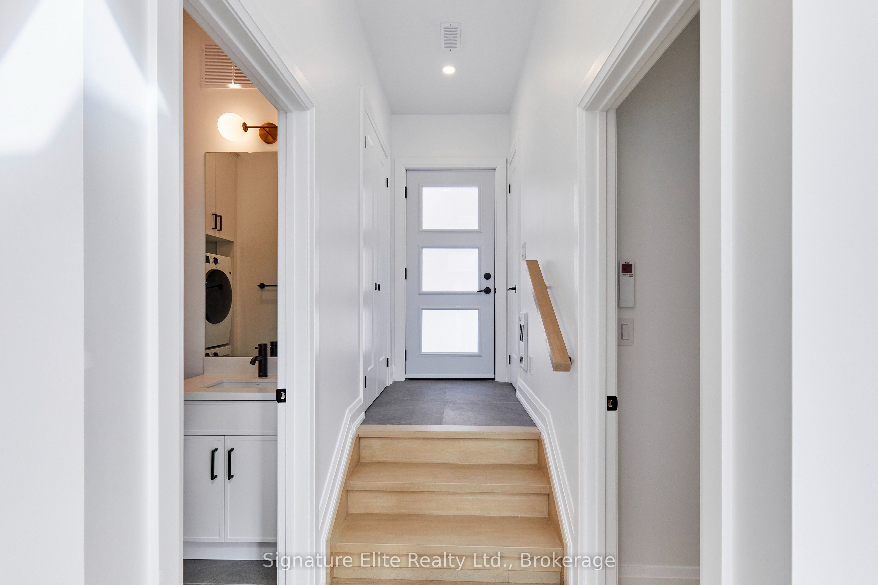 33 Armstrong Avenue Laneway