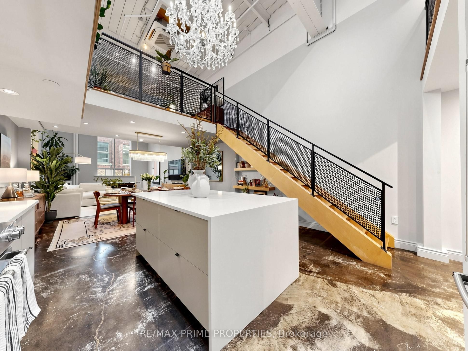 326 Carlaw Avenue 108