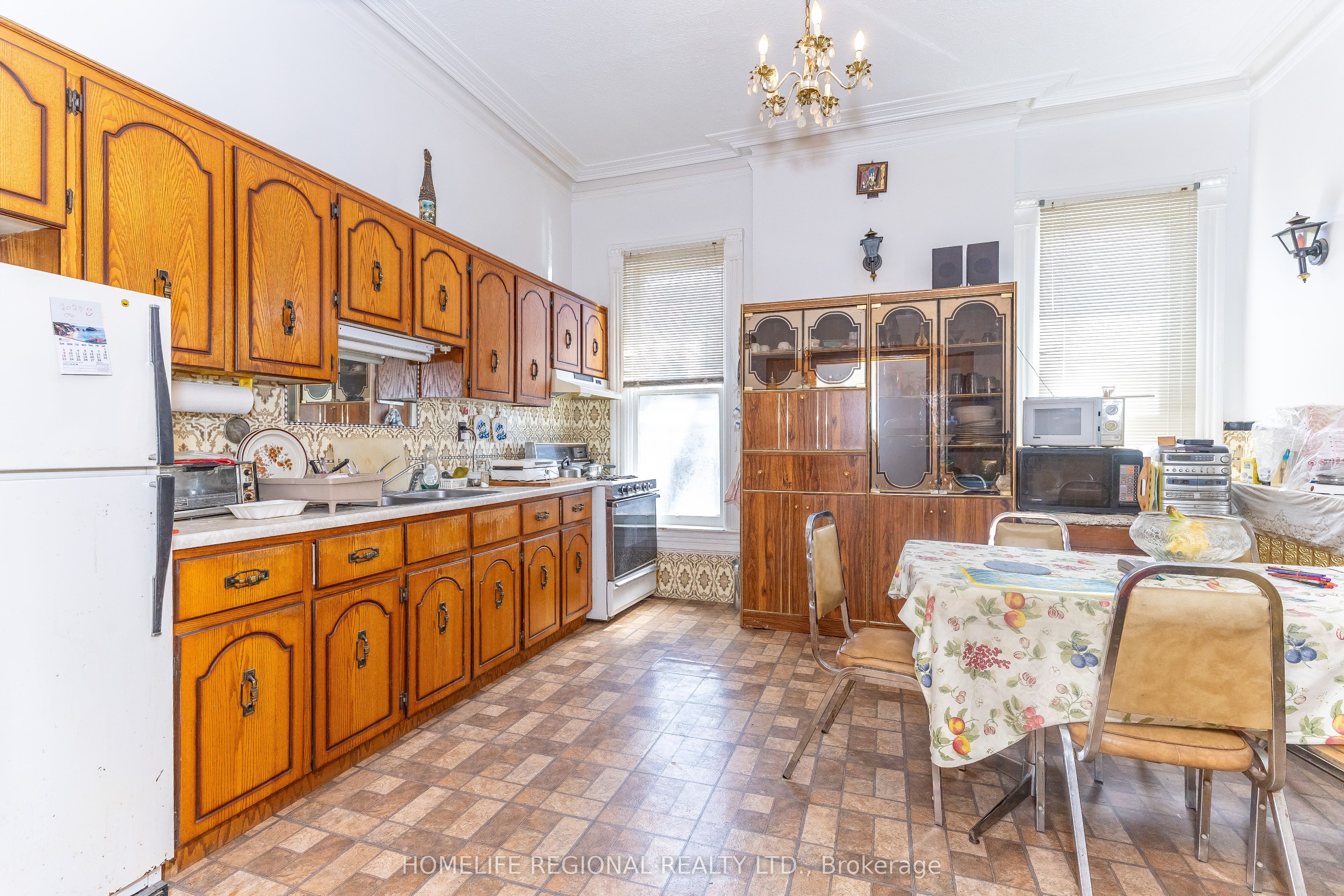 237 Roxton Road