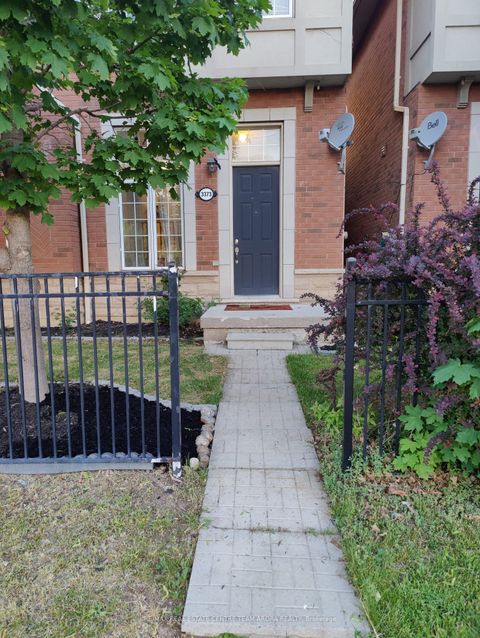 3373 Eglinton Avenue W Mississauga ON L5M 7W8