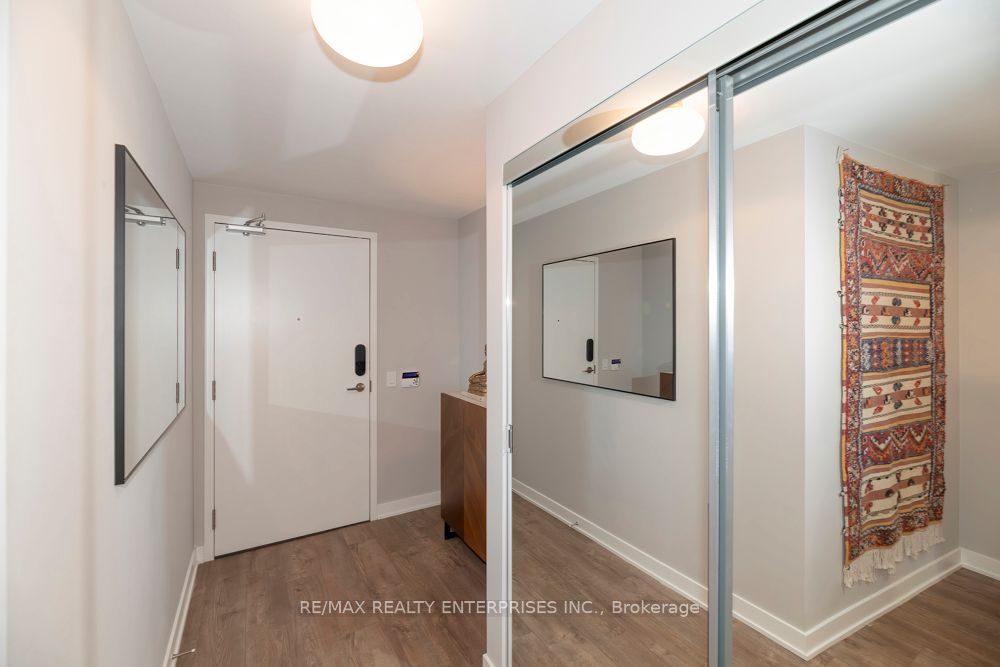 543 Richmond Street W 741