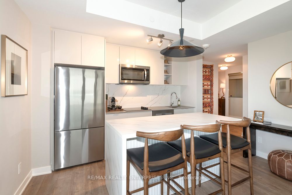 543 Richmond Street W 741