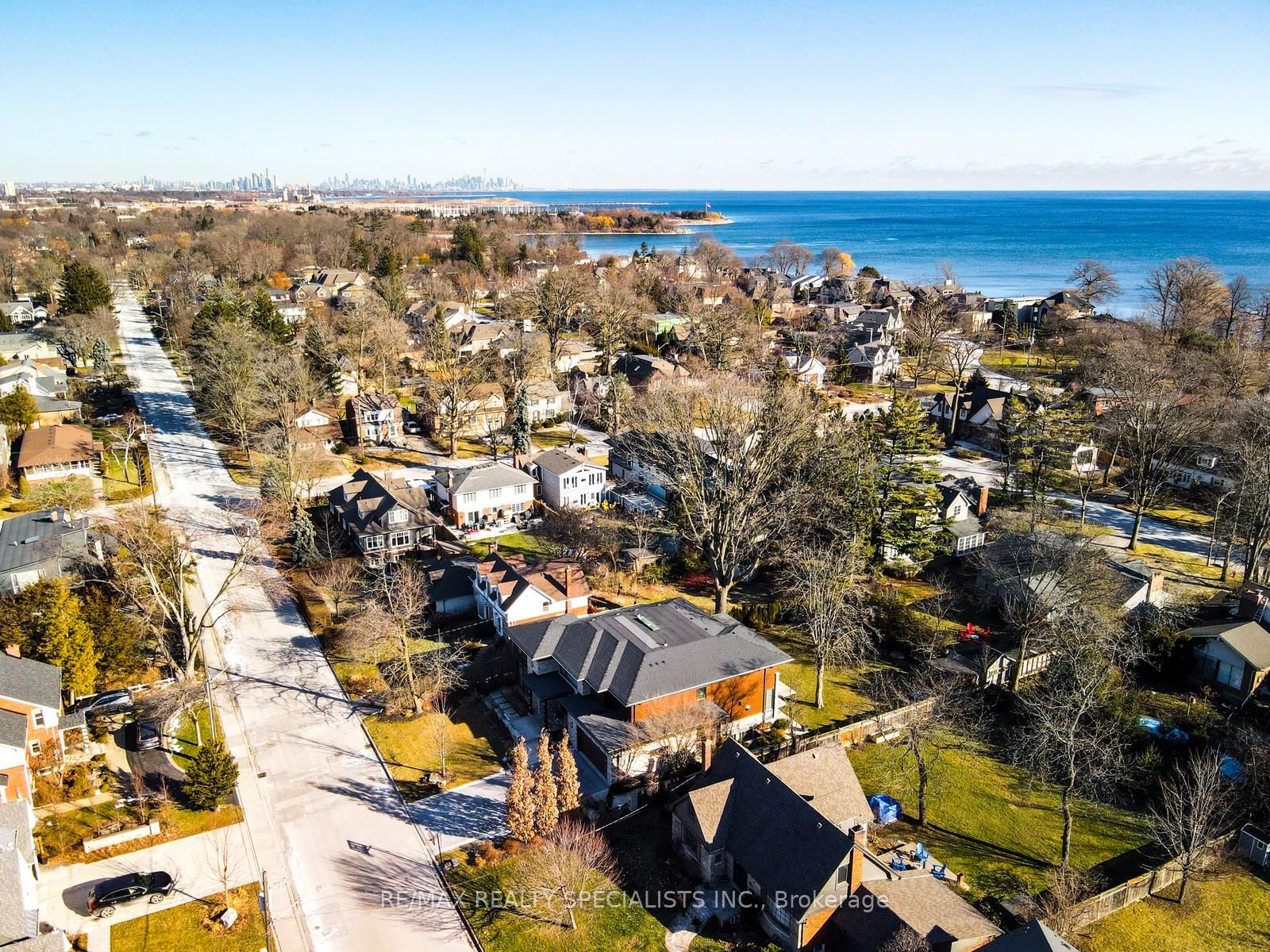 6 Brant Avenue