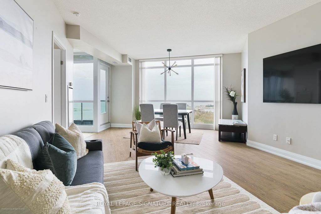 Photo of 215 Fort York Boulevard #2104, Toronto, ON M5V 4A2 (MLS # C13065152)