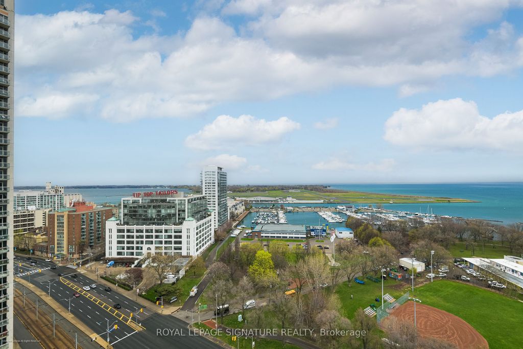 Photo of 215 Fort York Boulevard #2104, Toronto, ON M5V 4A2 (MLS # C13065152)
