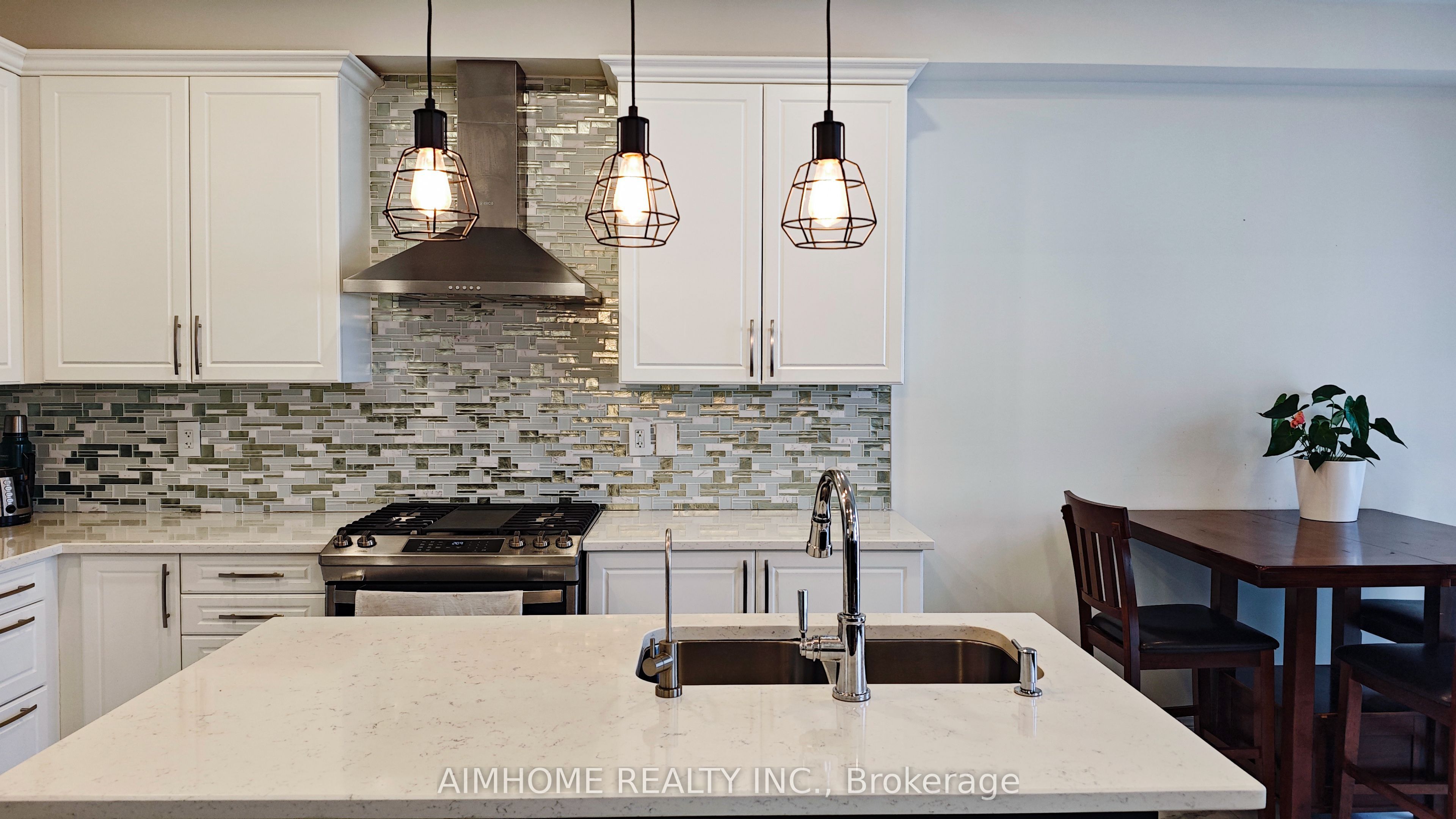 50 Drizzel Crescent Upper Level