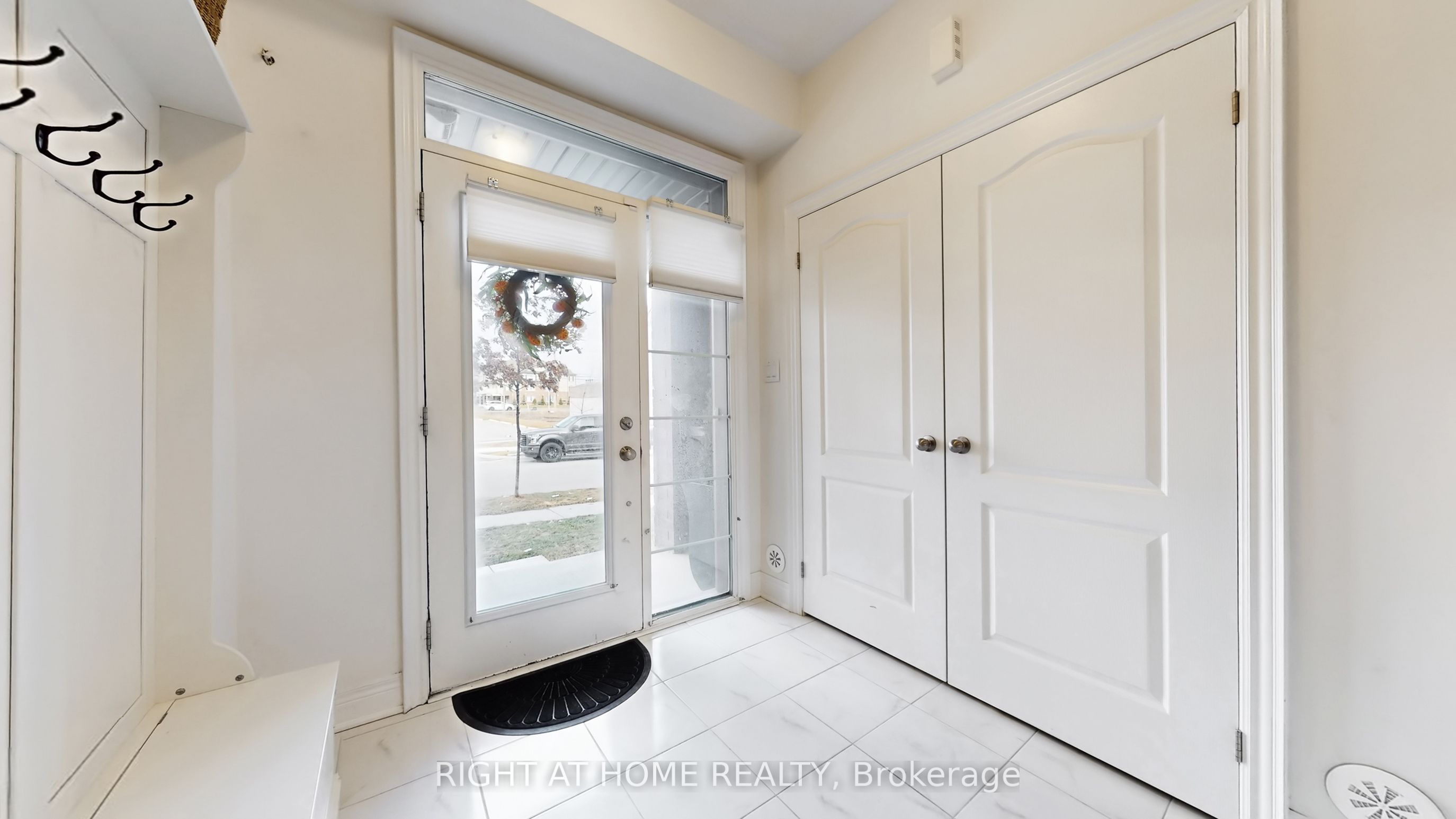 1423 Clarriage Court