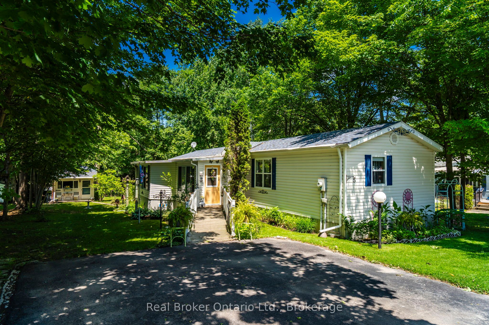 5411 Elliott Side Road 5