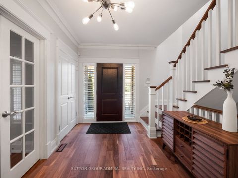 26 Puckeridge Crescent Toronto ON M9B 3A2