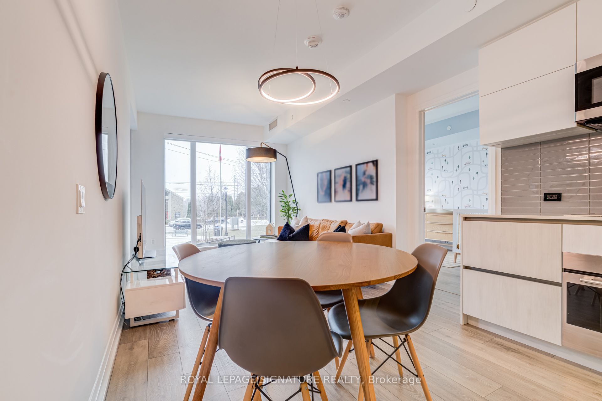 21 Park Street E 207