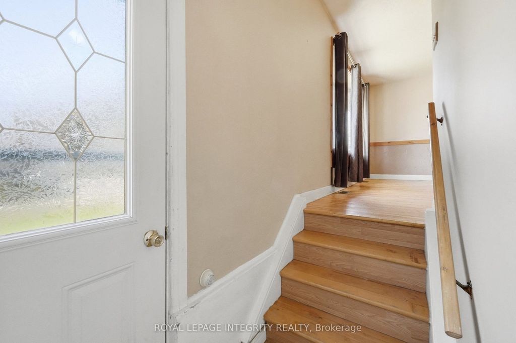 Photo of 754 Cummings Avenue, Overbrook - Castleheights and Area, ON K1K 2L1 (MLS # X13040272)