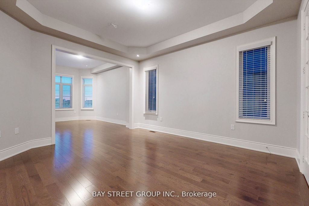 Photo of 423 Threshing Mill Boulevard, Oakville, ON L6T 0T4 (MLS # W12980702)