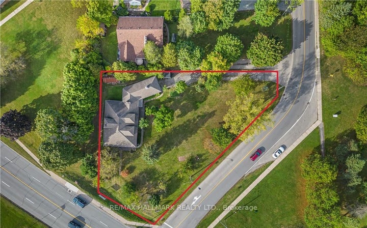 Photo 1 of 34 — 21 First Avenue, Welland, ON L3C 1X7