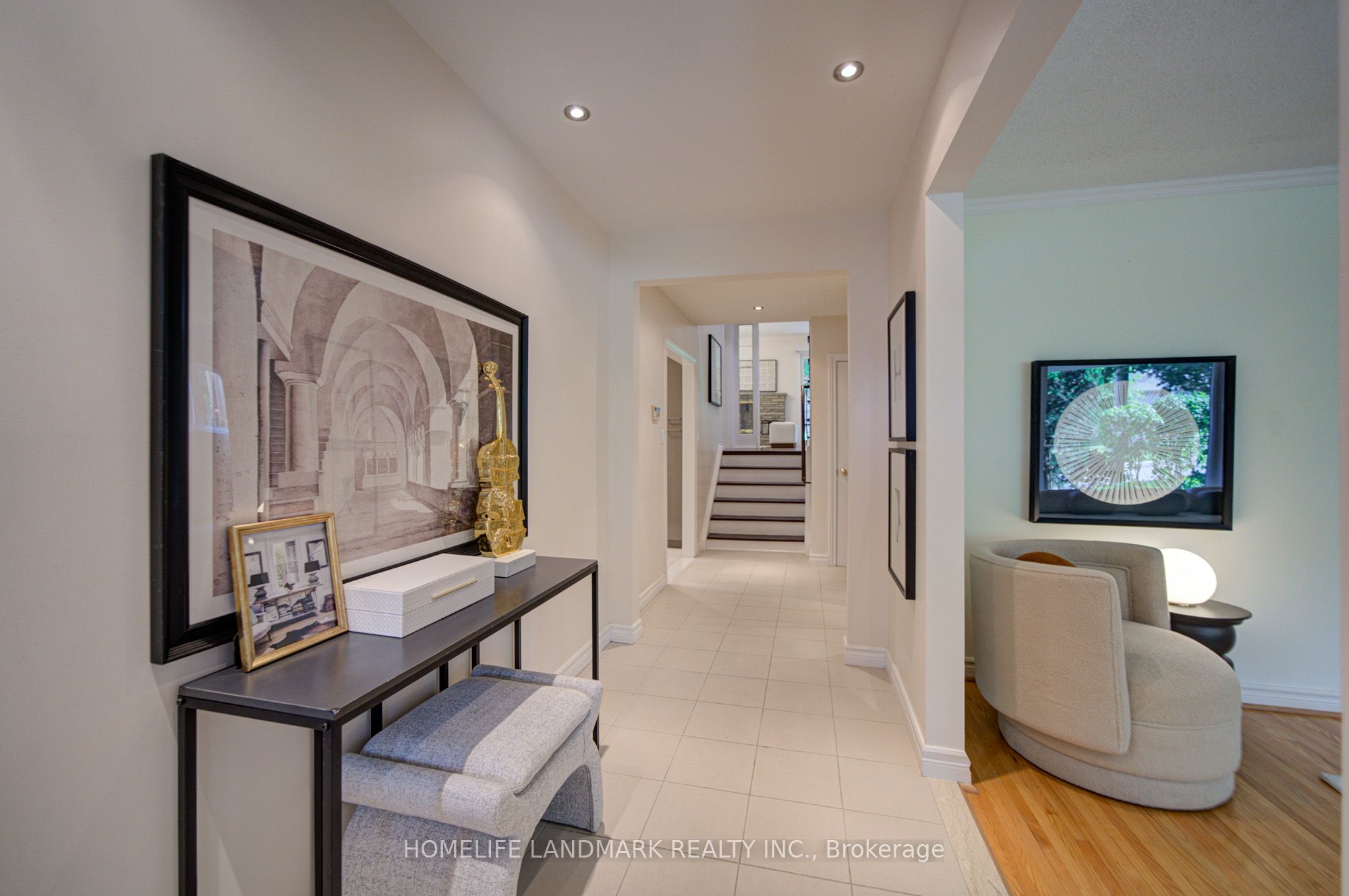 21 Colonnade Road