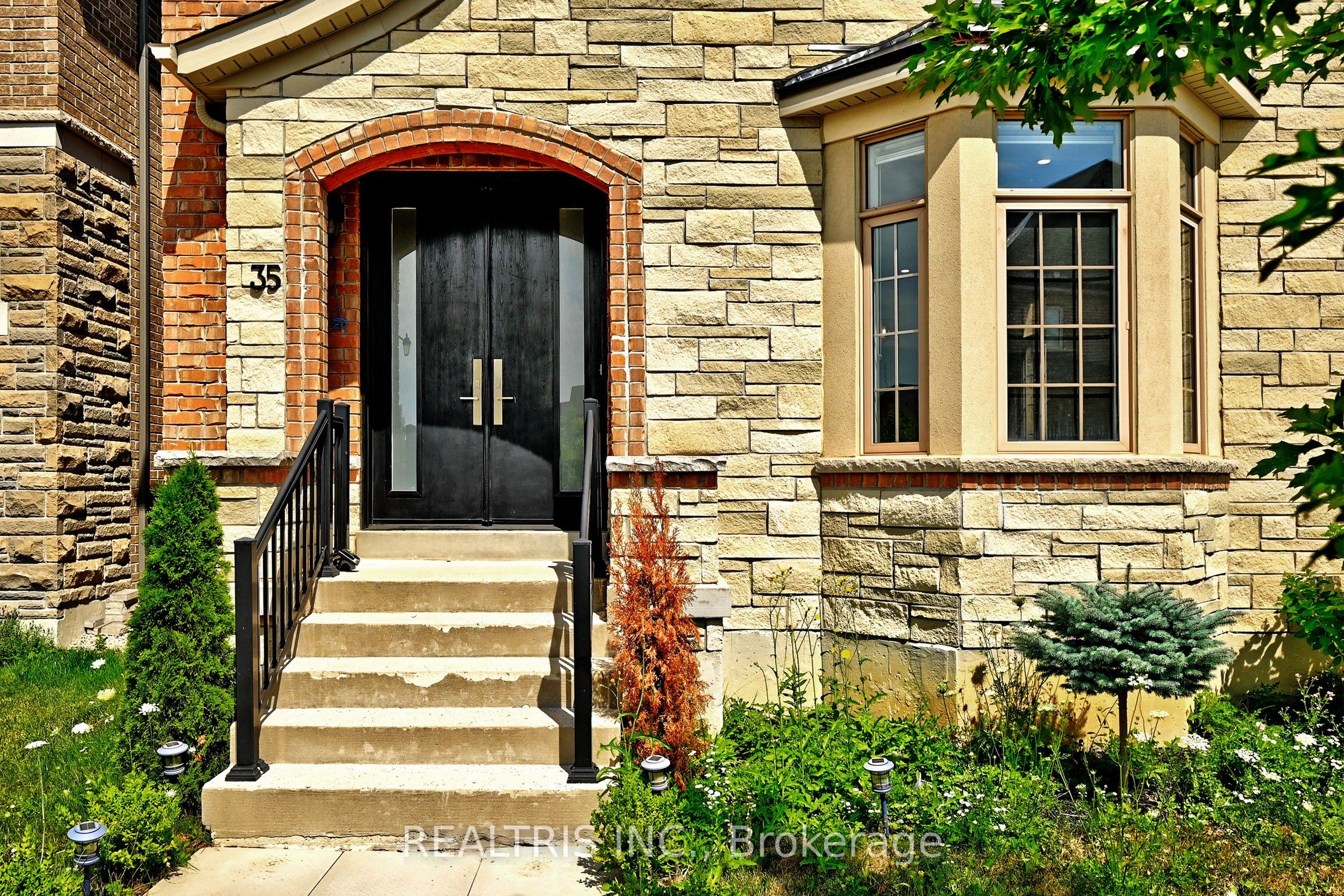 35 Gordon Landon Drive