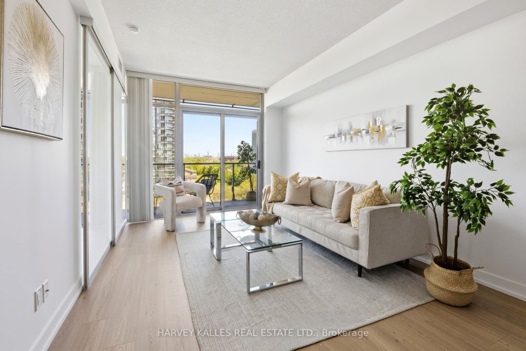 Photo of 103 The Queensway N/A #701, Toronto, ON M6S 5B3 (MLS # W13713322)