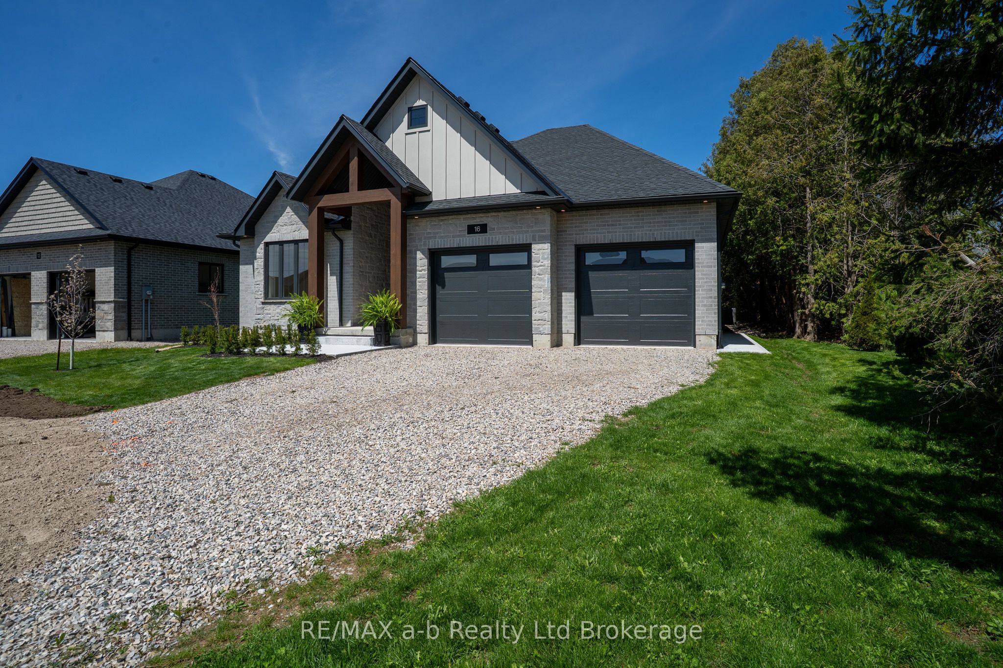 16 Cornwell Crescent