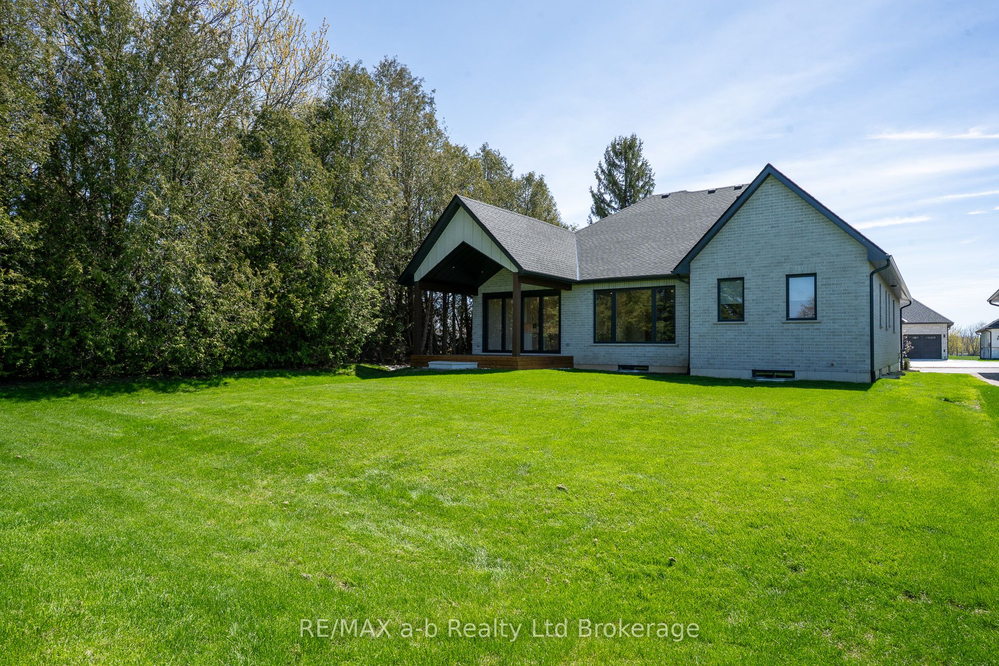 16 Cornwell Crescent