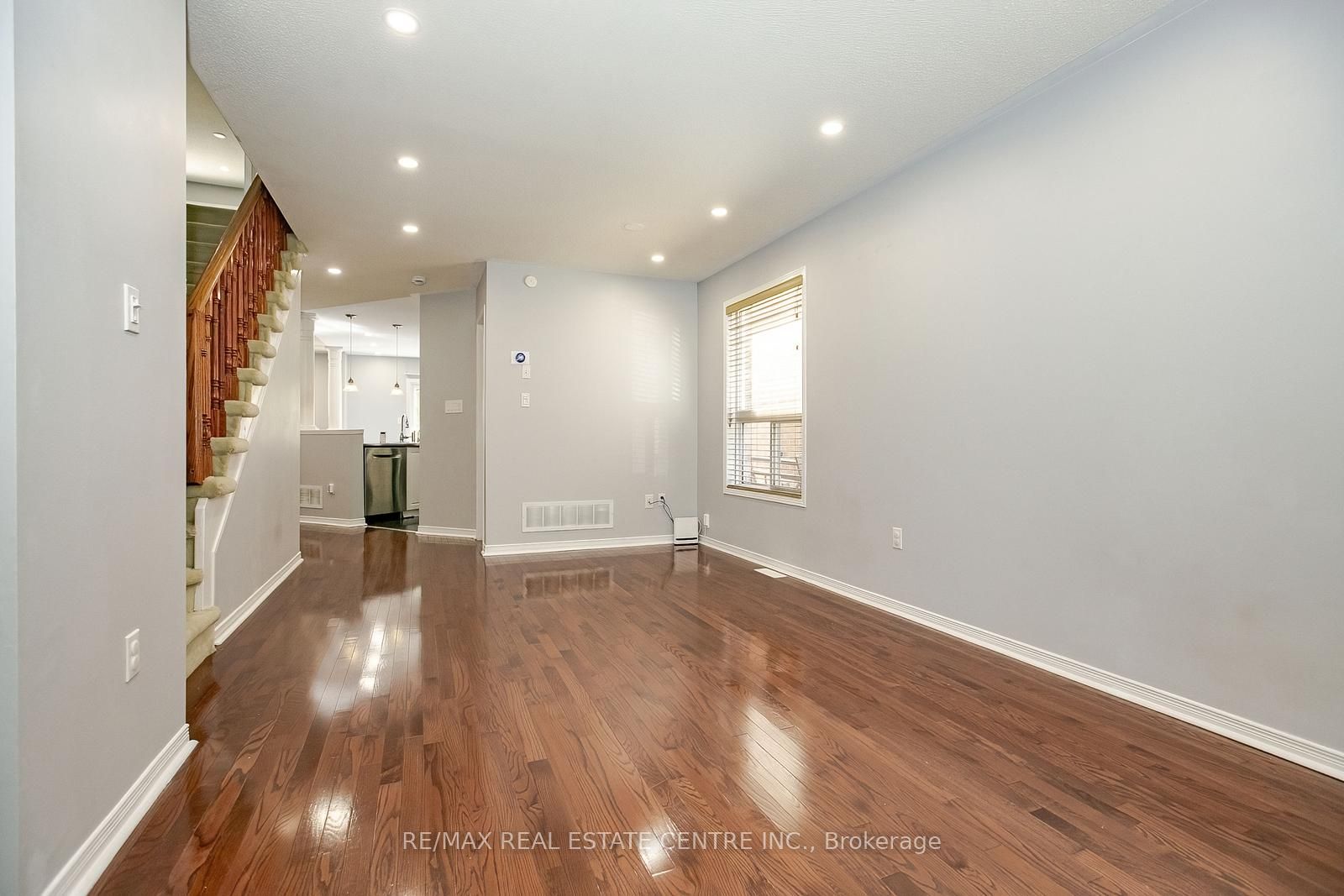 11 Jewel Crescent