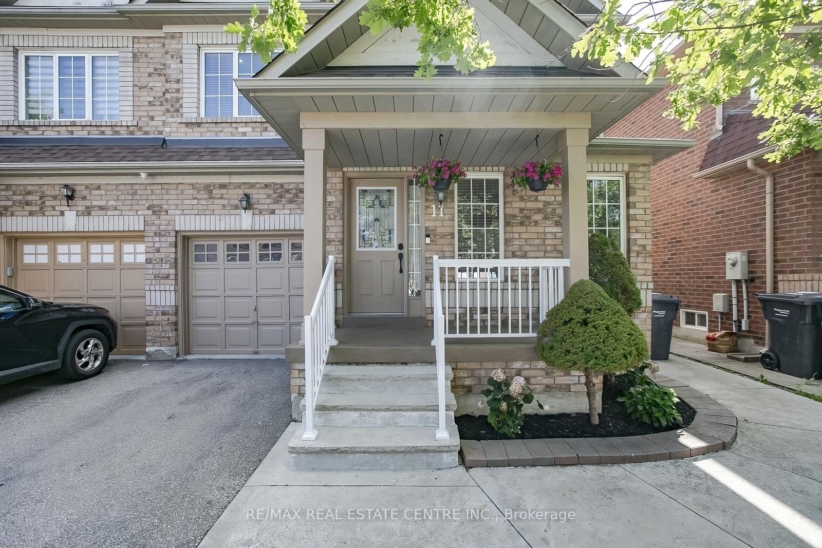 11 Jewel Crescent