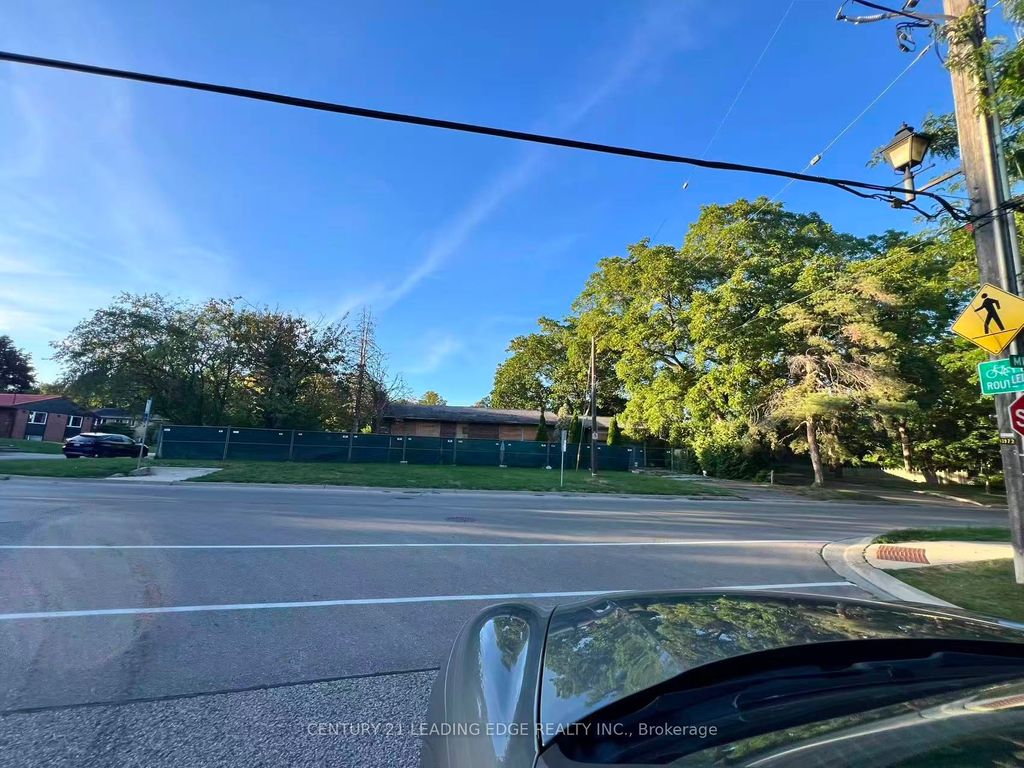 Photo of 329 Mill Street, Richmond Hill, ON L4C 4B6 (MLS # N12912324)