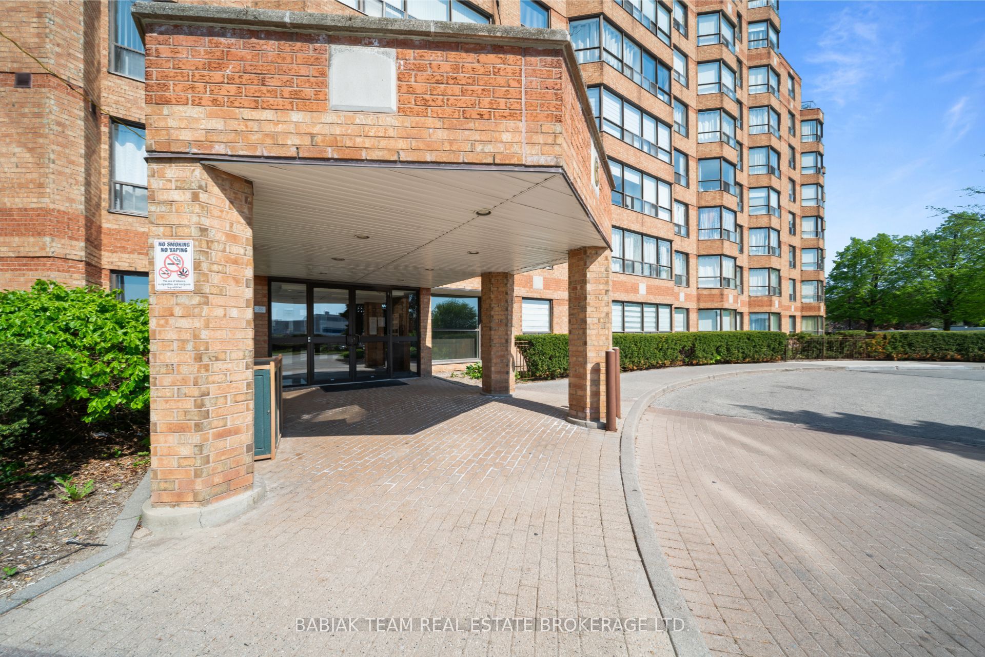 6 Humberline Drive 202