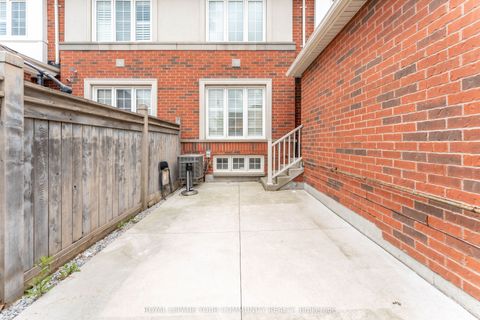 6 Bellchase Trail Brampton ON L6P 3K4